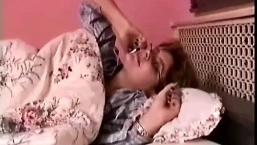 Esmer ev hanımı bunu kendi yapıyor