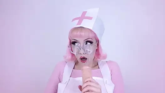 Hemşirenin yüzüne üçlü boşalma