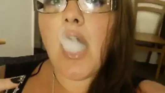 İnanılmaz seksi sigara içen