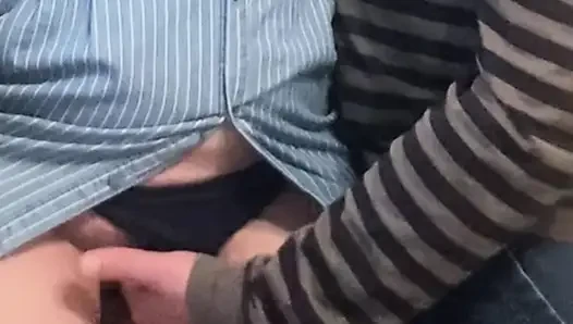 Sapık metroda kıllı amcığını ovuyor