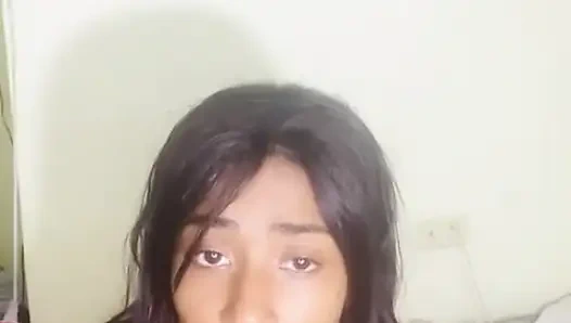 Çok ateşli görünüyor, gel beni gör