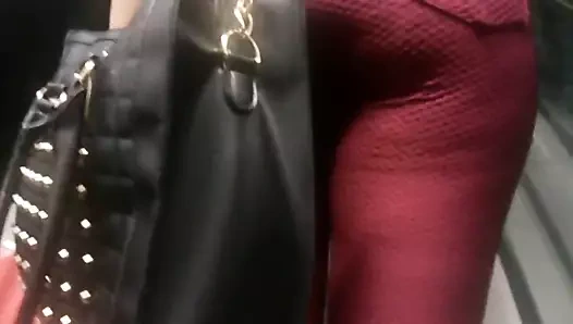 Gostosa morena metrosu