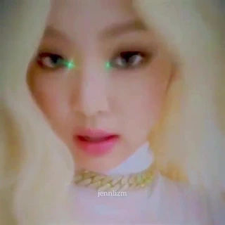 Jennie kim sıcak bionde saç