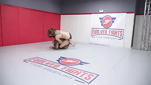 Cheyenne Jewel vs bayan demeanor kadın güreşi
