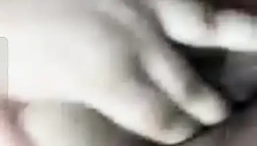 Sakso yüksek sınıf Delhili kız görüntülü görüşme sakso çekiyor.
