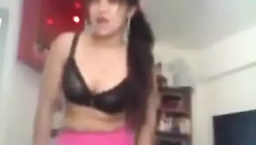 Indo hizmetçi sri utami seksi dans 10