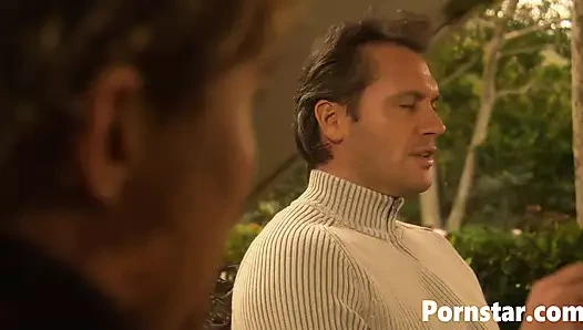 Seksi Vanessa Lane sert amcık sikişinin tadını çıkarıyor