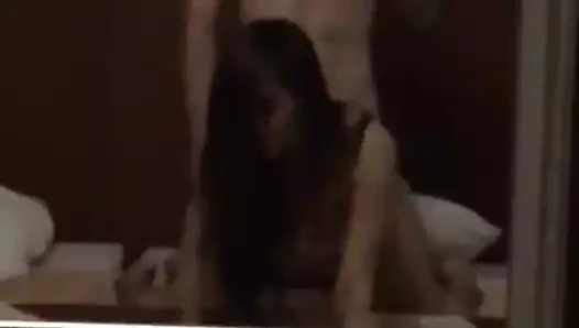 Asya köpek içinde the mirror