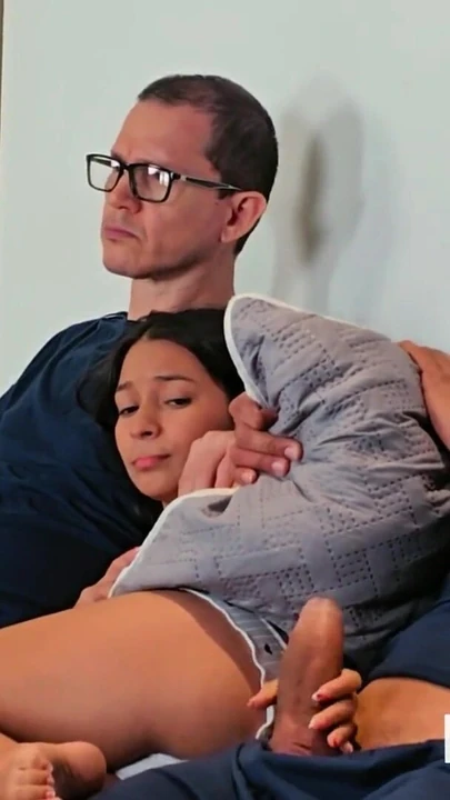 Завораживающий момент из "МЫ ПРИБЫЛИ ИЗ НАШЕЙ ПОЕЗДКИ, И ГАРНИЗОН ПОЧТИ ЗАСТУКАЛ НАС ВСЕХ ТРАХАЮЩИХСЯ"