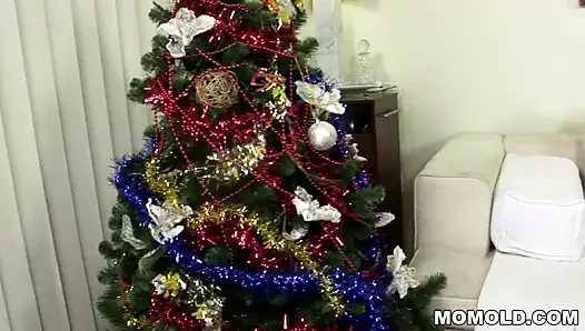 Büyükanne Noel'i yalnız geçirmek istemiyor