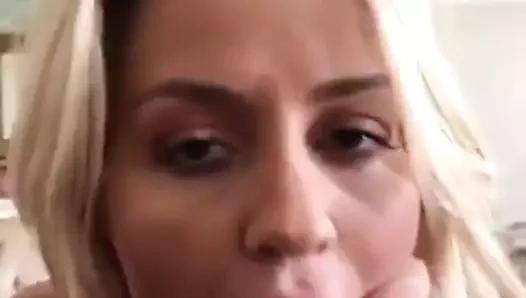 Göğüsler ile seksi genç bayan