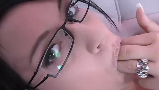 Teen mit Maulsperre weil Sie immer laut Schreit