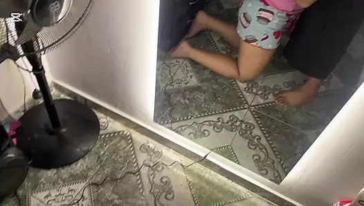 En kaliteli oral seks ve aynanın önünde oturma