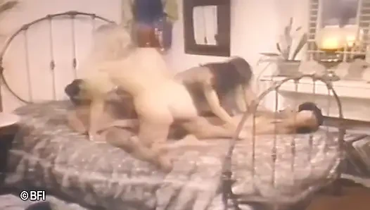 Kıllı amcıklı klasik üçlü seks.