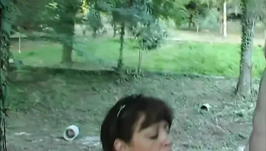 Lezbiyen Üçlü, Ormanda Bir Orgiye Dönüşür