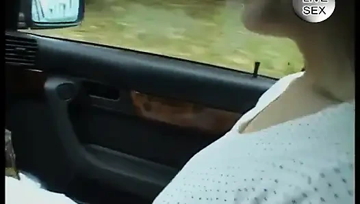 İri göğüslü esmer kadın mastürbasyon yapmadan ve domalarak mastürbasyon yapıyor