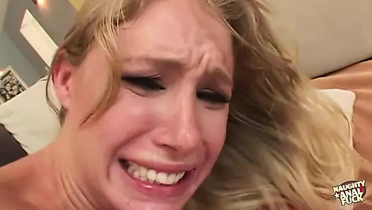 Sadece iki sert yarak ve bazı anal döllemeler sarışın sürtüğü tatmin edebilir, Allison Pierce