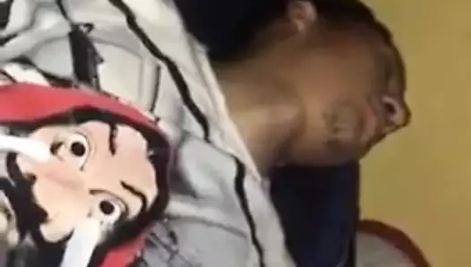 mamada a hetero dormido vergon