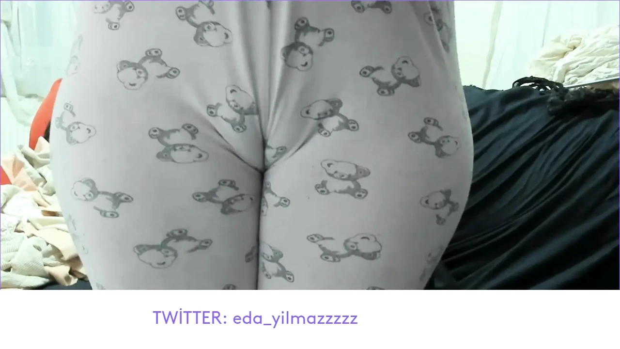CAMELTOE- PİJAMAYLA MASTURBASYON- KABARMIŞ AM- ŞİŞMİŞ AM- TURK PORNO