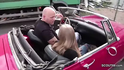 Teeny Anhalterin nach der Schule mit genommen und gefickt