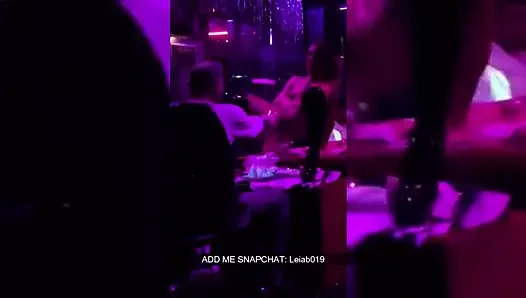 Striptizci Mastürbasyon ve oyuncak