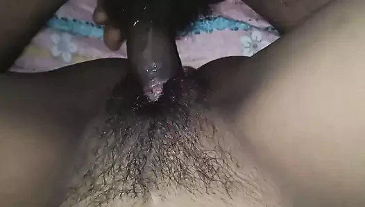 Xxx videoda Hintli kızla ateşli seks