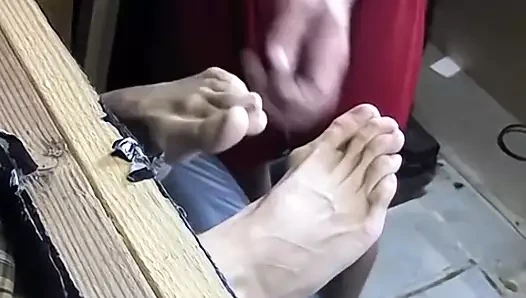 Bağlı homo efendisinden bir gıdıklama azap alır