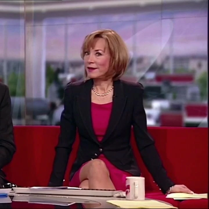Sian Williams, Sexy Crossing Legs