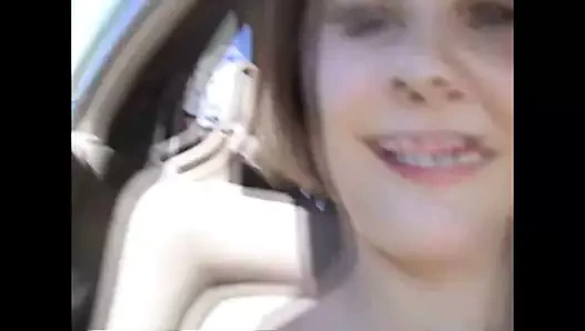 Preciosa anglosajona gösteri memeler ve kedi içinde araba