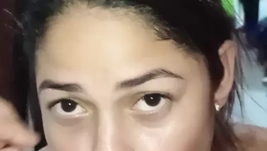 Ona binmek için külotumu bir kenara bırakmadan önce genç komşuma aşırı ve şehvetli sakso