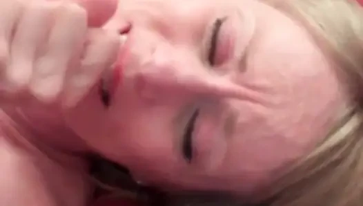 Melanie'nin doyumsuz öğleden sonrası