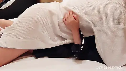 Sailor suit kostümlü kız kalçalarını açıyor ve sikiliyor ve arkadan dölleniyor amatör bakış açısı