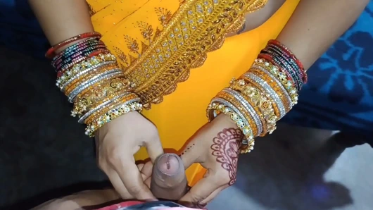 Köylü kraliçem ve ben sert sikişiyor ve edepsizce konuşuyor Hintçe