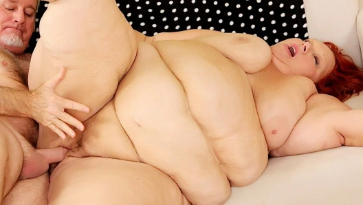 Büyük bbw var bir horoz doldurulmuş içinde ona kek deliği &amp; amcık