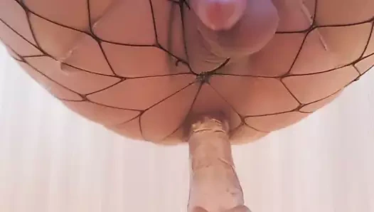 Sissygasm dildoya biniyor