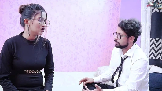 OFİS PERSONELİ SUDİPA TERFİ İÇİN PATRONUYLA SERT SİKİŞİYOR TAM FİLM