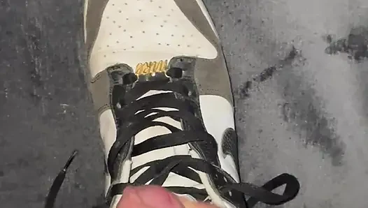 Kokan Nike smaçlarımı sikiyorum