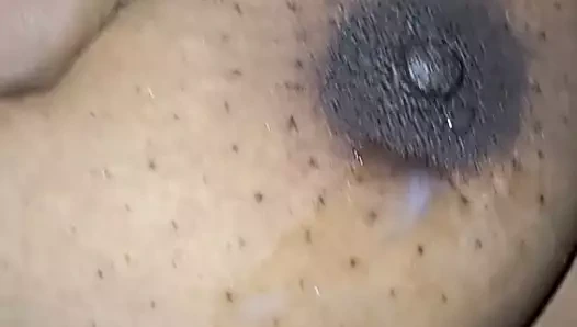 Sabah boşalmak atış üzerinde büyük yumuşak abanoz memeler