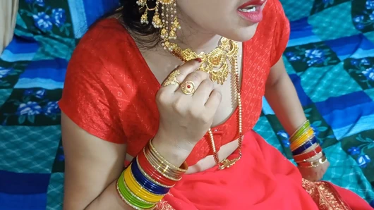 Kocası Hintçe ses kaydında deuty'deyken Sasur ji Hintli bahu'u sikiyor