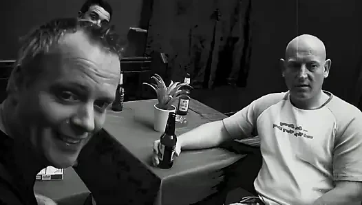 Büyük memeli sarışın Jamie birçok emiyor