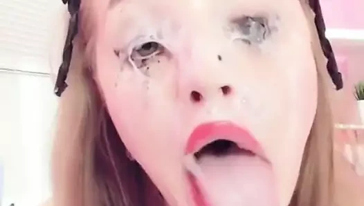 belle coconne se defonce la gueule toute seule haha pauvre