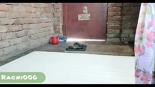 Ateşli ev hanımı domaltarak sert sikişiyor