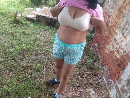 Desi Hint yenge kamu açık büyük göğüsler gösteri derleme