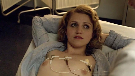 Annaleigh ashford üstsüz sahnesi scandalplanet.com'da