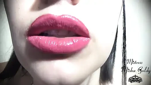 Pembe-altın dudak parlatıcısı fetişi ve ibadet