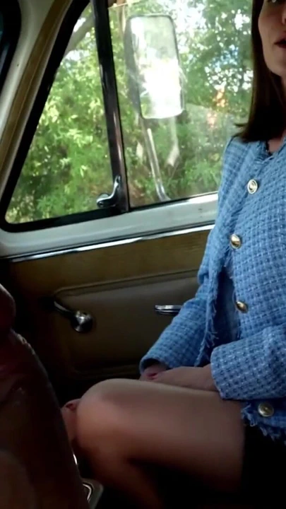 Mikebigdick: büyük sahte memeli kupalı evli kadın aldatmayı seviyor | Klip 1