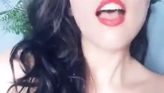 Bu sürtük seviyor zaman ben boşalmak içinde ona ağız