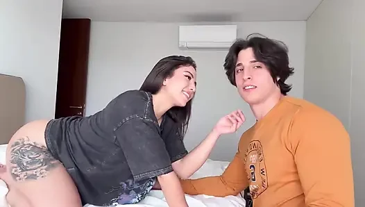 Portekizli üvey kız kardeşimi ilk kez siktim