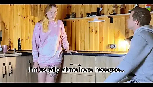 Amatör aldatan evli kadın: kocasının en iyi arkadaşı ziyarete geldi ve karısının amına boşaldı