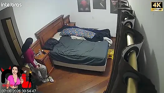 Ifood Teslimatçısı Popomu Boşaltı, Cuckold Ise Her Şeyi Temizledi!